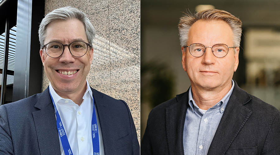 Två personer står separat avbildade i porträttliknande bilder. Den vänstra personen står utomhus framför en stenfasad och bär en mörk kavaj, vit skjorta och ett blått konferensband runt halsen. Den högra personen står inomhus i en mjukt belyst miljö och bär en mörk kavaj över en ljus skjorta.