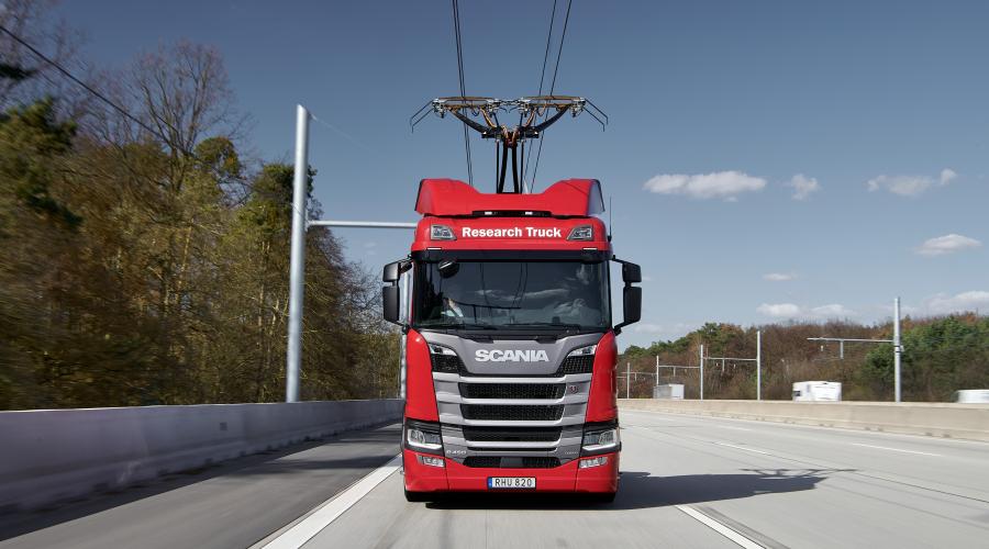 Röd lastbil från Scania
