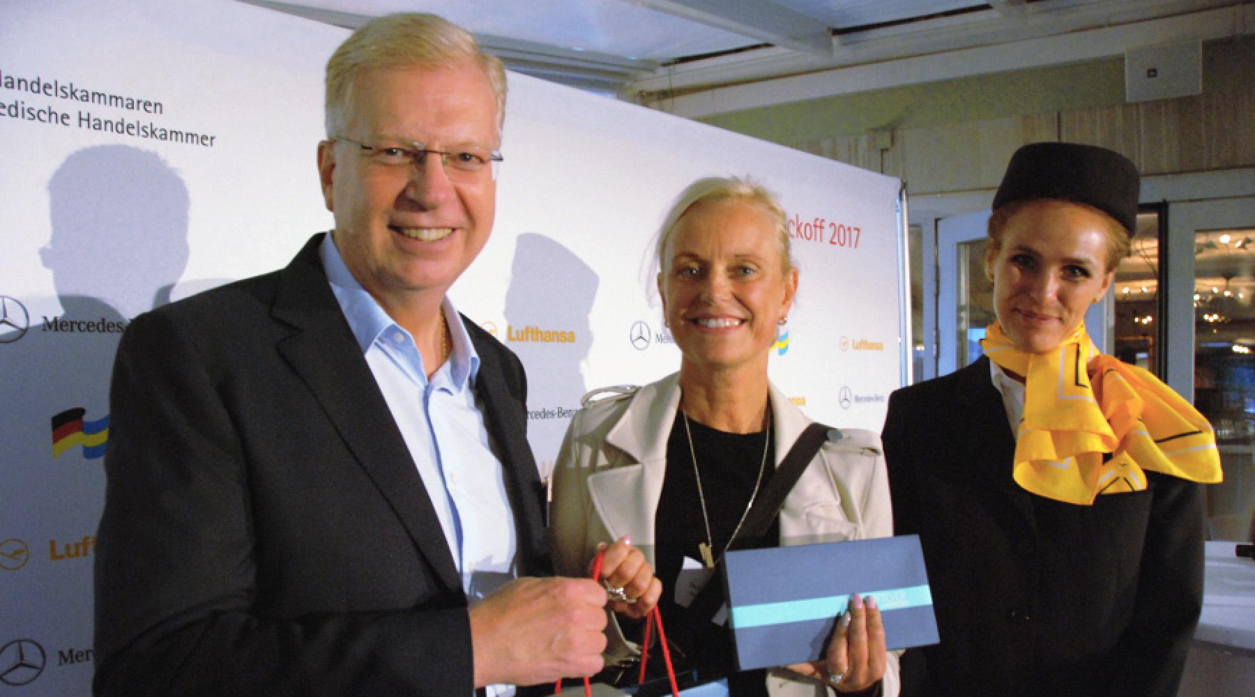 Gabriel O. Leupold, Lufthansa, Ewa Krantz, Bayer AB, und die Hostess der Lufthansa