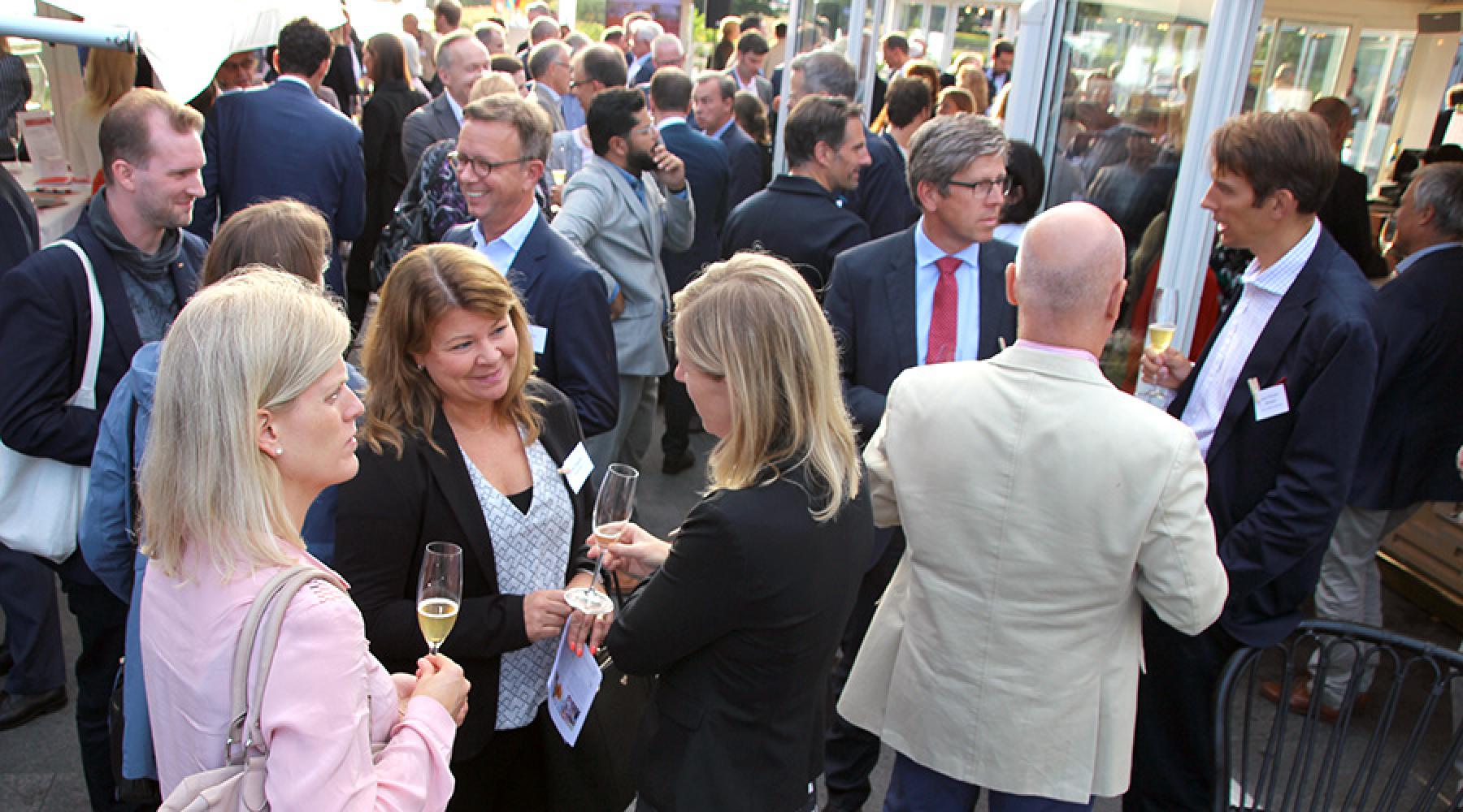 Gäster i samtal på Tysk-Svenska Handelskammarens business kickoff 2018
