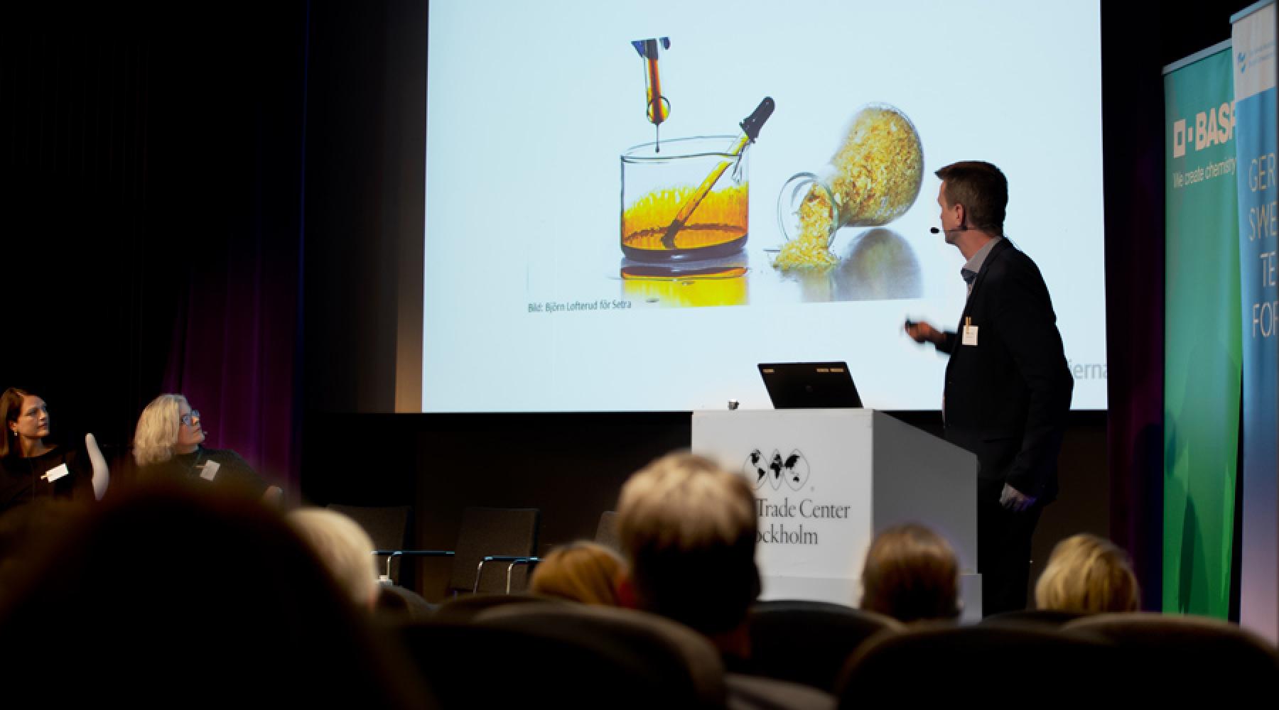 Magnus Berg på Tysk-Svenska Handelskammarens och BASF:s seminarium "Förnybara material för industrin till nästa nivå"
