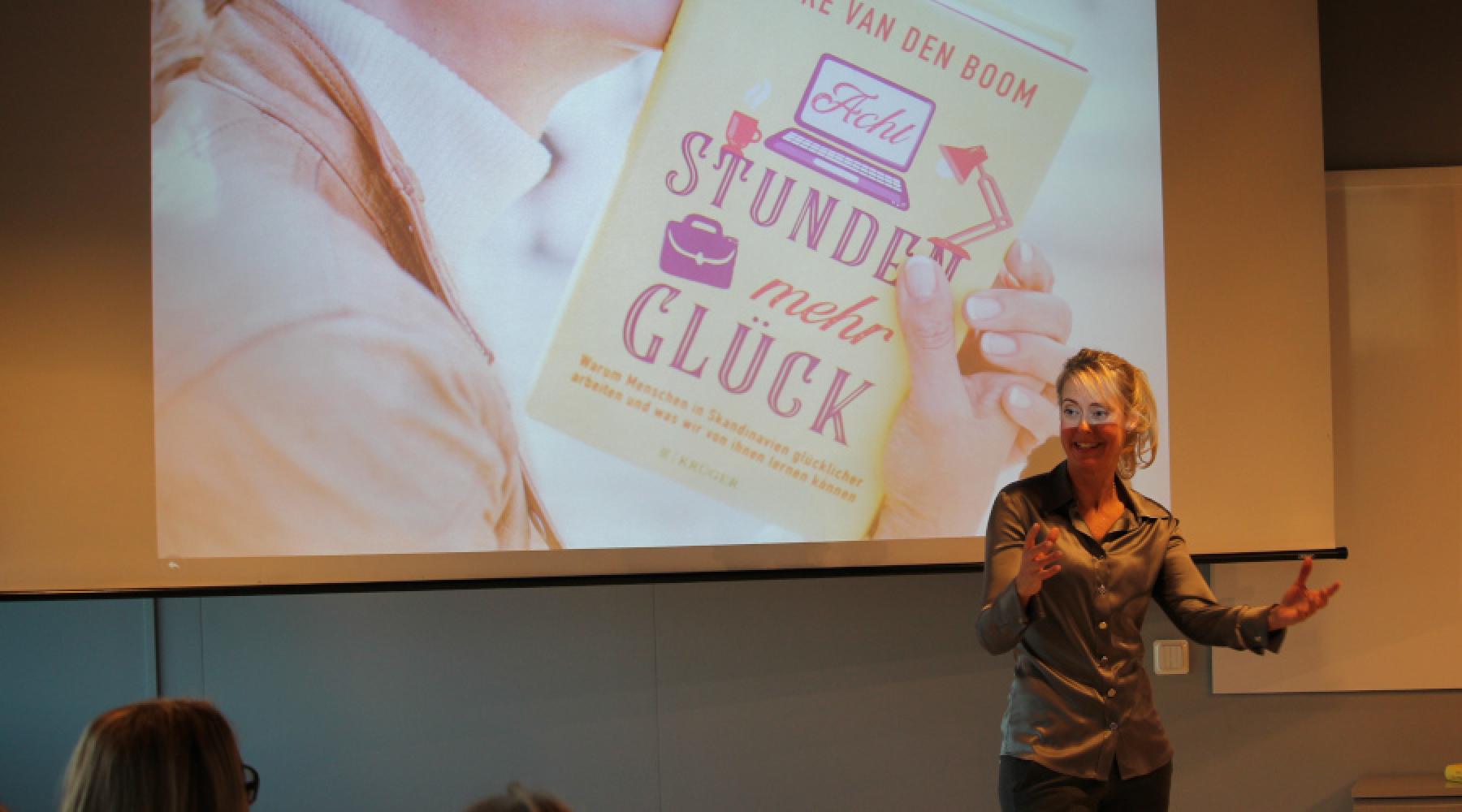 Maike van den Boom beim Frühstücksseminar der Deutsch-Schwedischen Handelskammer