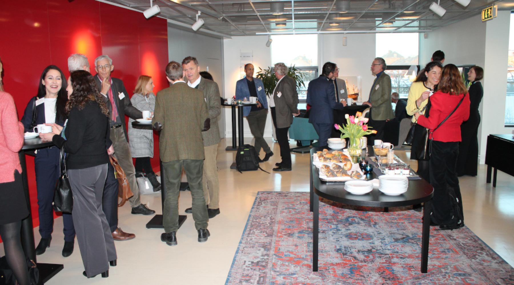 Mingel på Tysk-Svenska Handelskammarens frukostseminarium