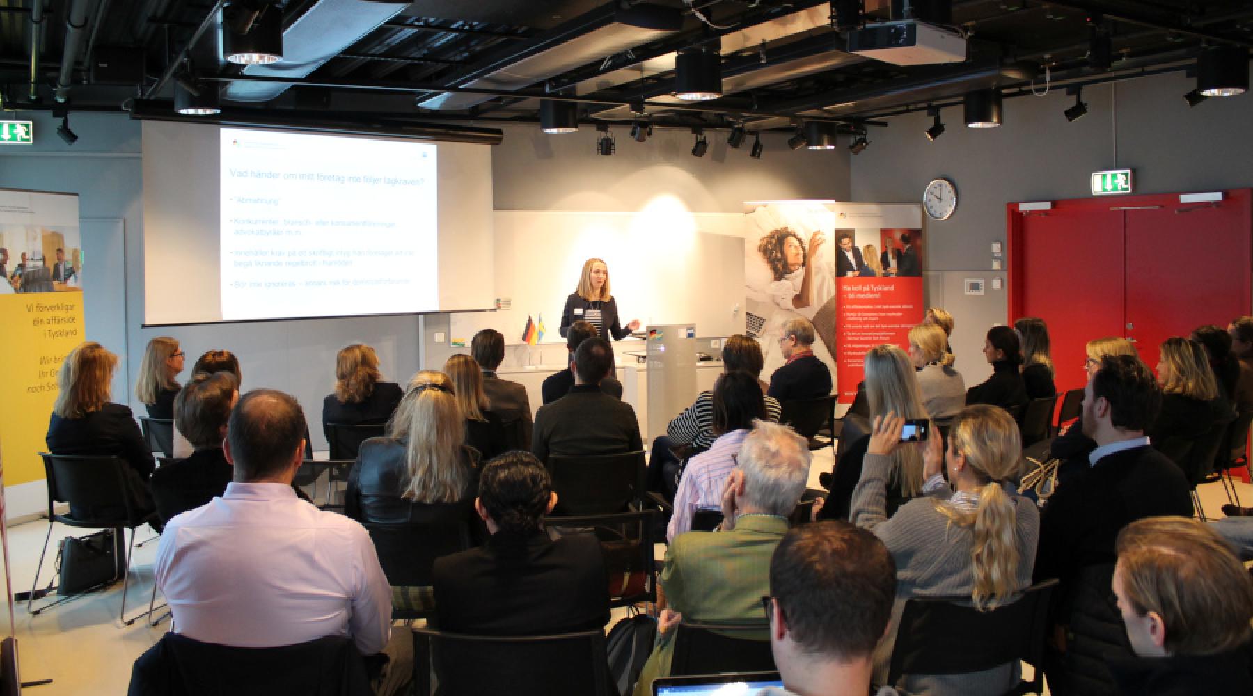 Femina Gumz bei einem Frühstücksseminar der Deutsch-Schwedischen Handelskammer in Stockholm