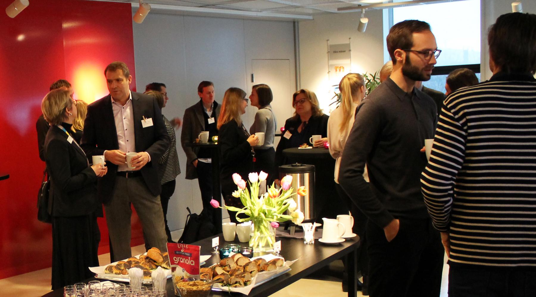 Teilnehmer bei einem Frühstücksseminar der Deutsch-Schwedischen Handelskammer in Stockholm