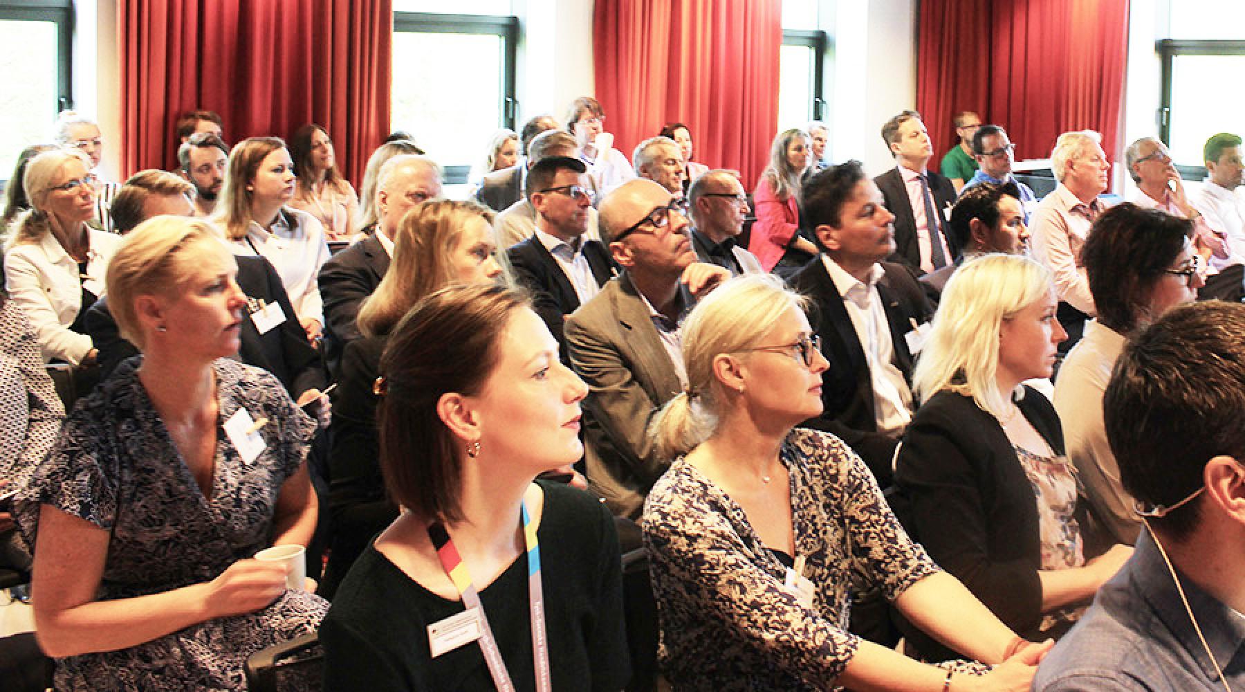 Deltagare på ett frukostseminarium på Tysk-Svenska Handelskammaren i Stockholm