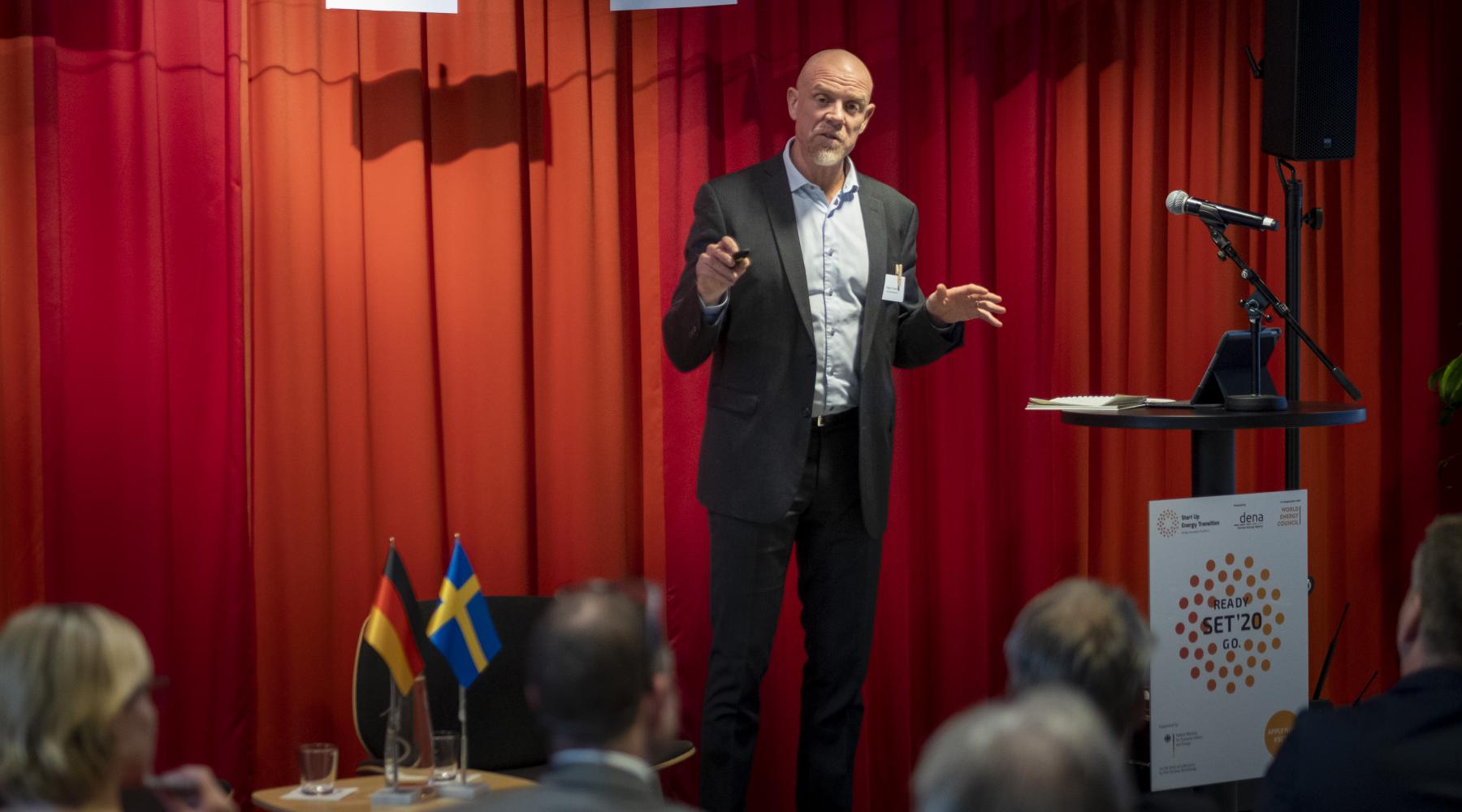 Robert Andrén, Energimyndighetens GD, berättade om myndighetens stöd för svenska cleantech-företag som bidrar till en hållbar energiförsörjning.