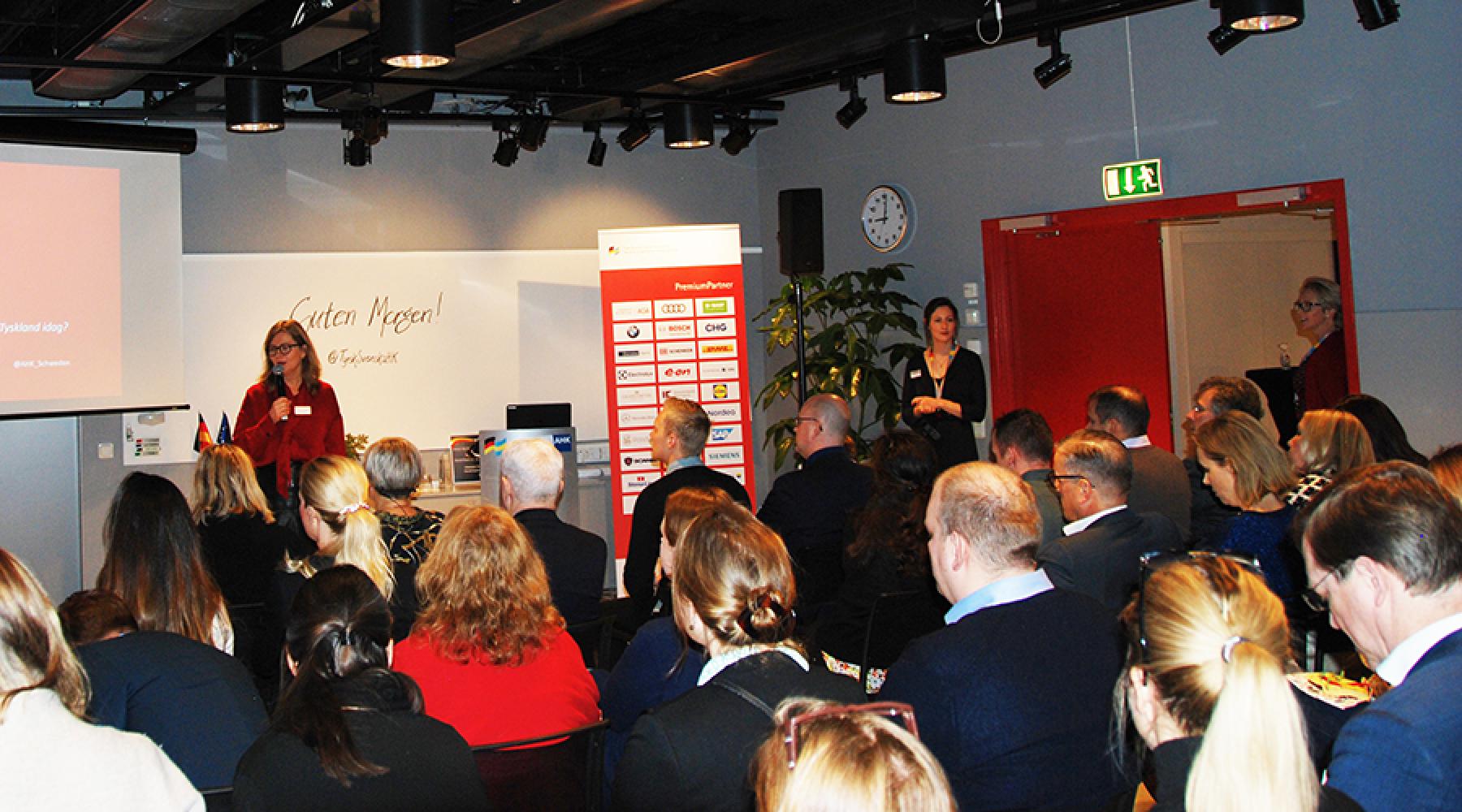 Deutsch-Schwedische Handelskammer Malin Johansson Katharina Hardt Frühstücksseminar NikolausfrühstückLidl Imagewandel
