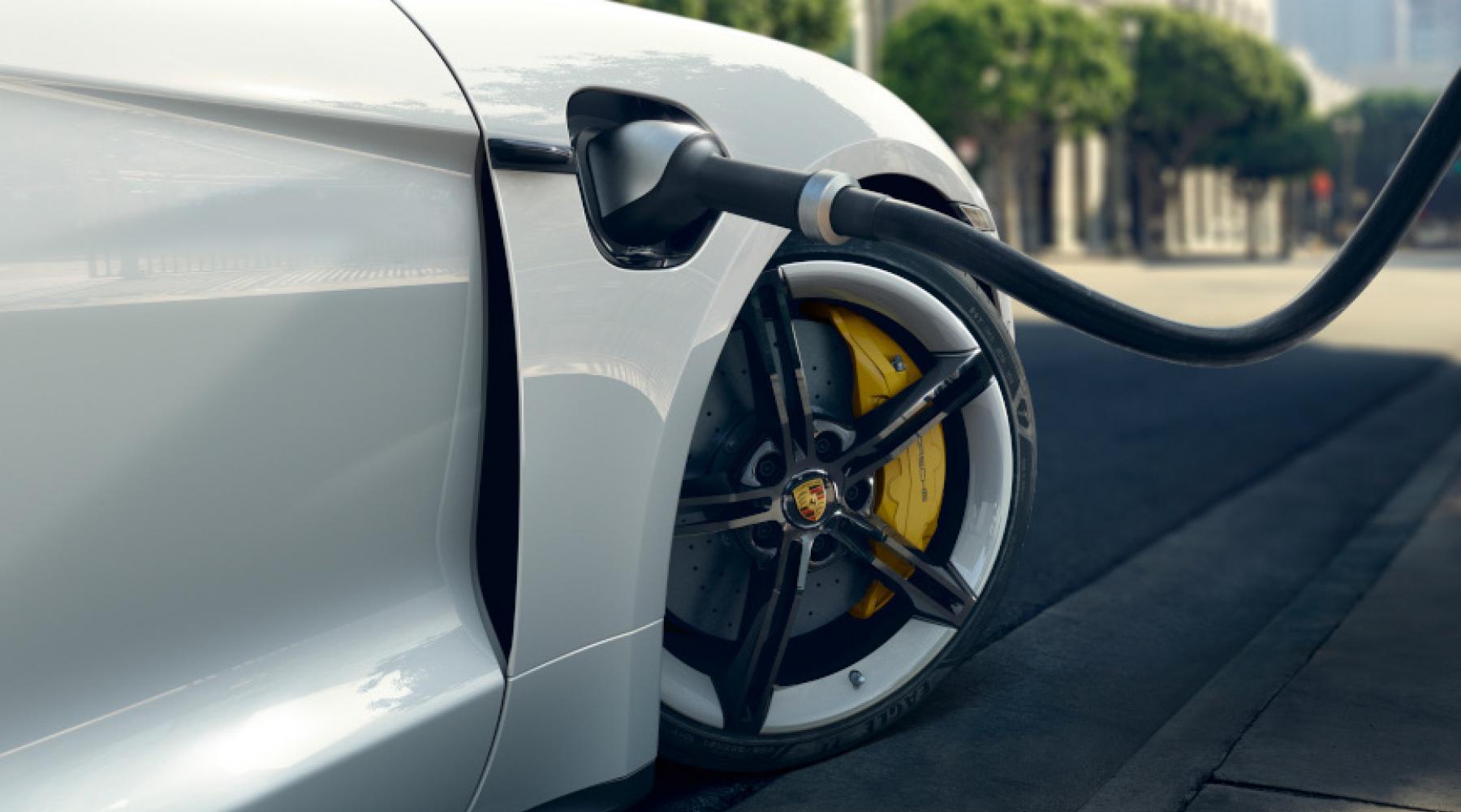 Porsches Taycan laddas