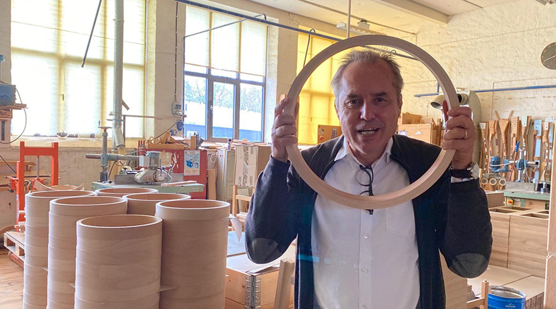 Dag Klockby, Geschäftsführer von Gärsnäs, in der Fabrik des Möbelherstellers in Schonen.