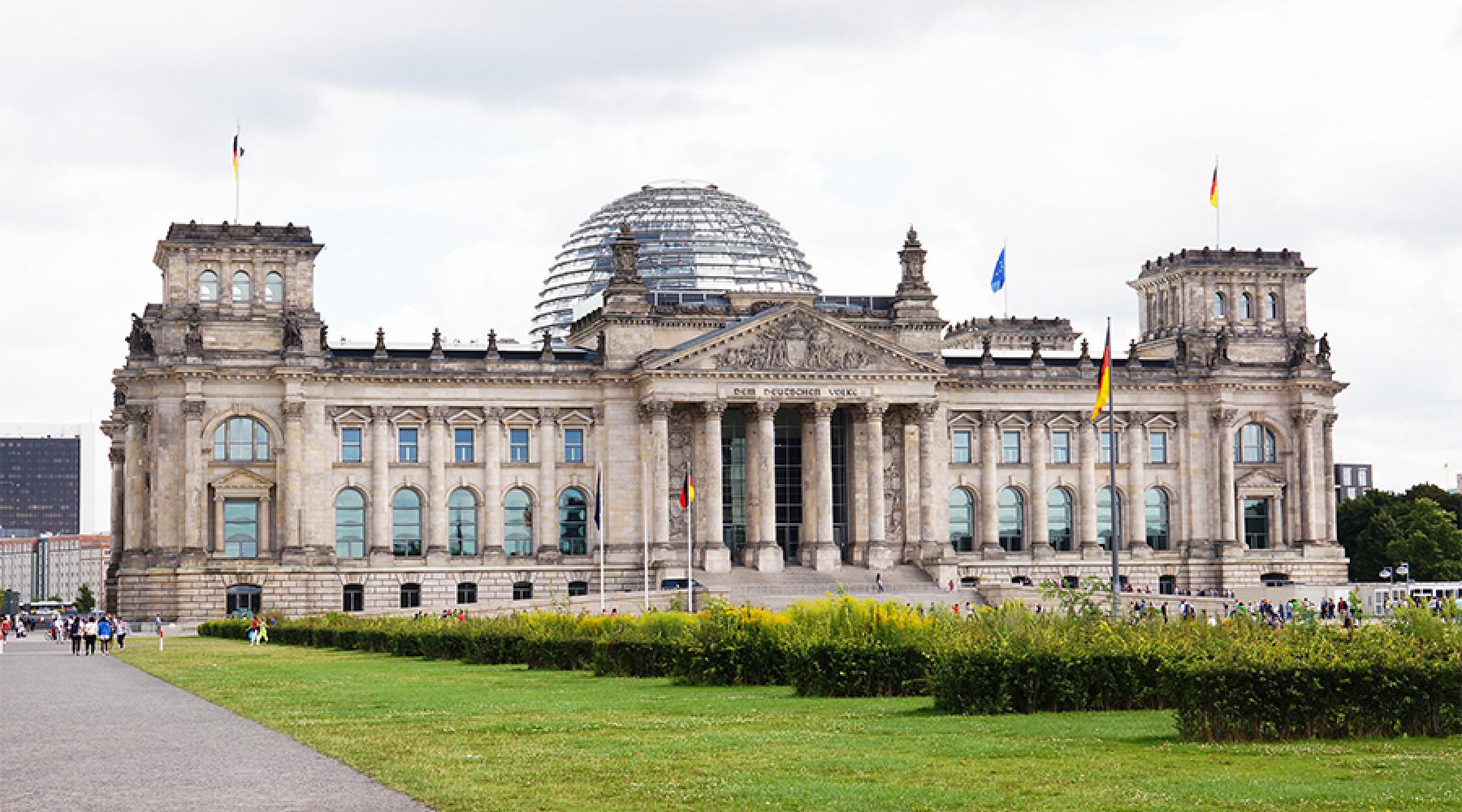Bild på tyska regeringsbyggnaden Bundestag