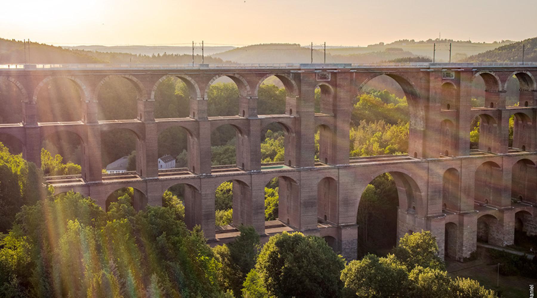 Reichenbach i Vogtland. Goltzschtalbrücke, världens största tegelstensbro.