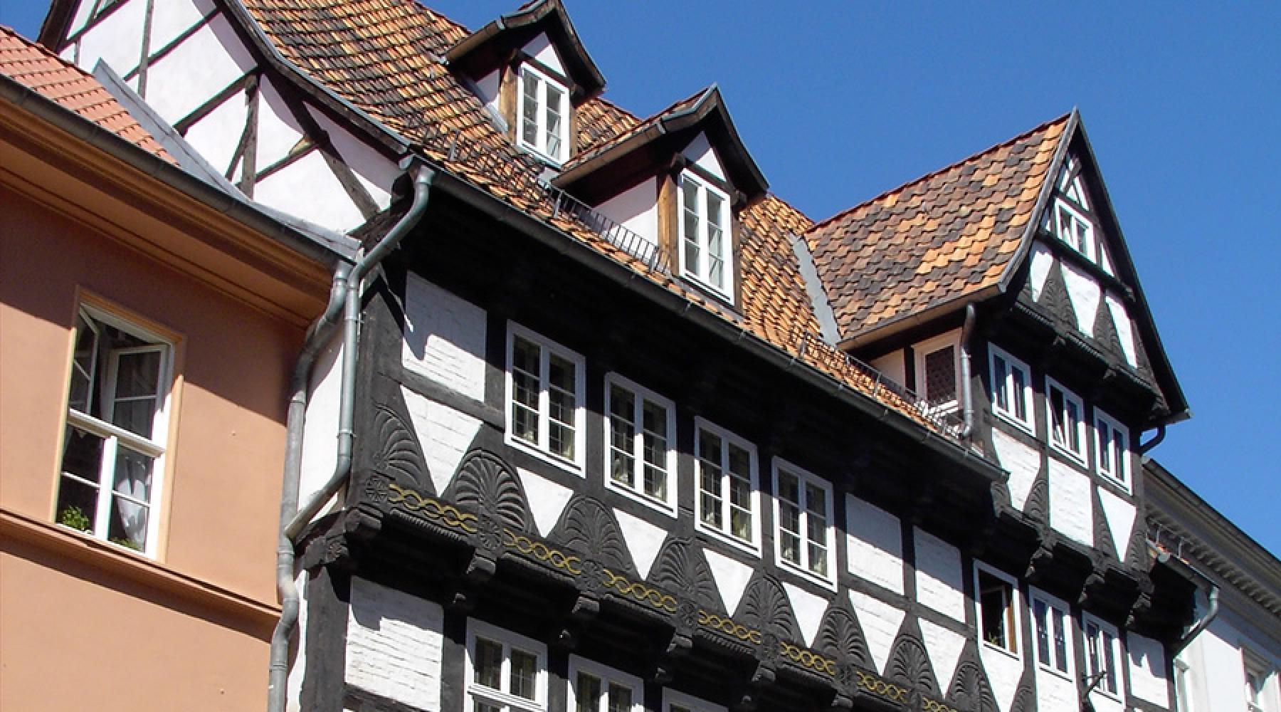 Marktstraße 6, ett typiskt korsvirkeshus för Quedlinburg. Marktstraße 6, ett typiskt korsvirkeshus för Quedlinburg.