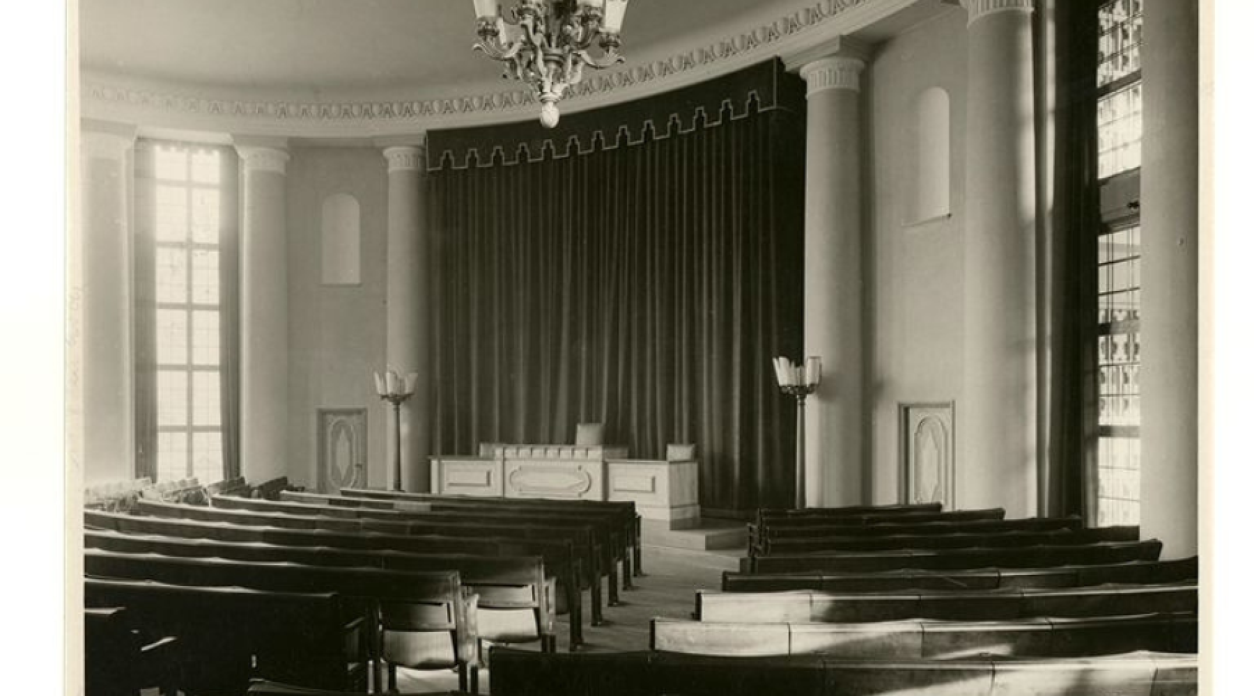 En bild som visar aulan i Handelshögskolan.